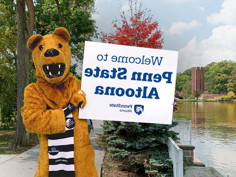 The Nittany Lion mascot holding up a sign reading Welcome to <a href='http://sdougudk.brucebabcock.net'>十大网投平台信誉排行榜</a>阿尔图纳分校